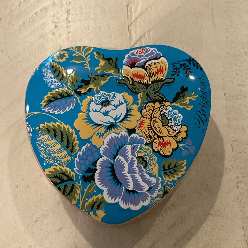 Brighton tin floral heart box